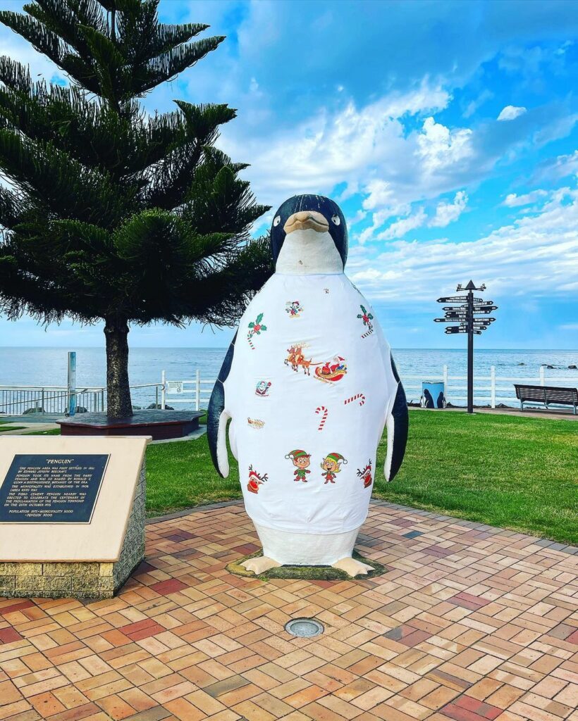 big things in australia - the big penguin